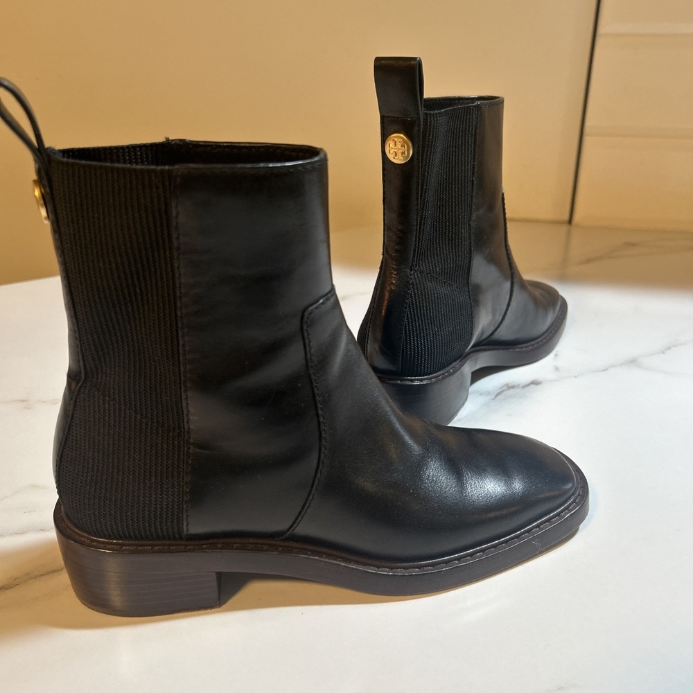 TORY BURCH Chelsea Boot Sierra Antik STYLE RN 84888 Womens Boot Size 6M Black